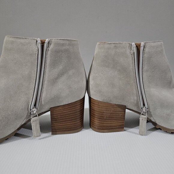 Aquatalia Charlotte Ankle Boot Womens 8.5 Grey Suede Waterproof Chelsea Heel NEW - Picture 4 of 14